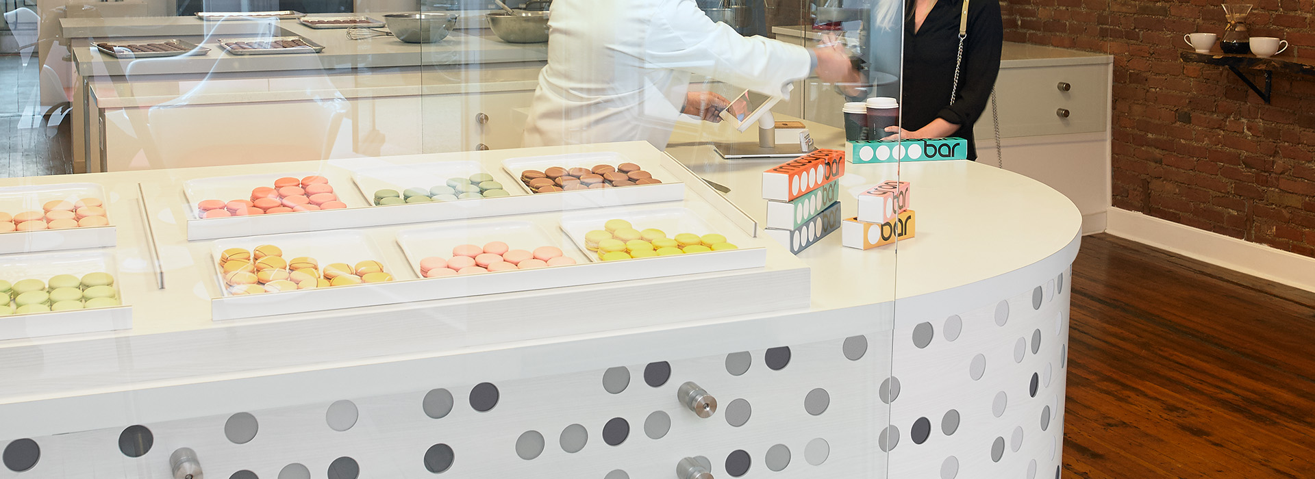 Retail macroon bar storefront 8841 White Ash 912 Storm 961 Fog 927 Folkstone 923 Surf 7223 New White ColorCore2