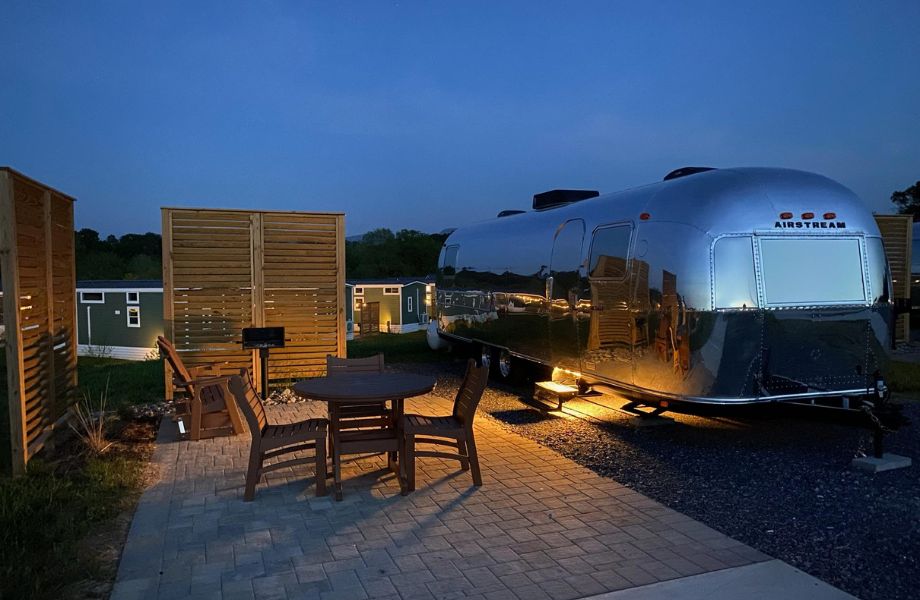 Suite d'hôtel Airstream et patio