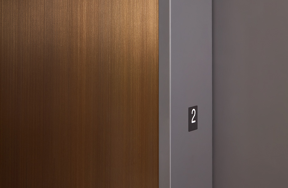 M9957 Laiton Huil&eacute;